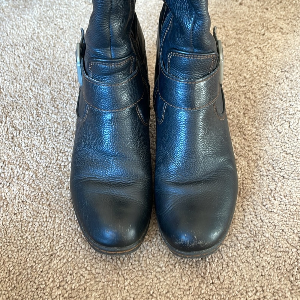 Born B.o.c Knee High Black Leather Riding Boots 7.5 Buckle Heel Equestrian - Picture 14 of 15